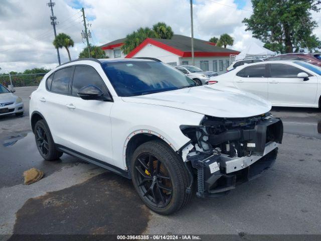  Salvage Alfa Romeo Stelvio