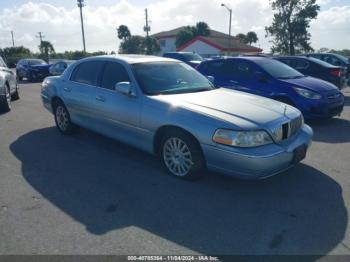  Salvage Lincoln Towncar