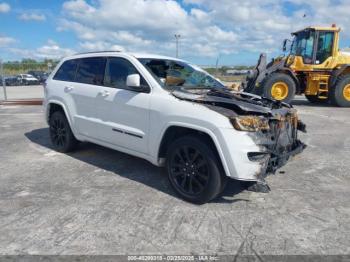  Salvage Jeep Grand Cherokee