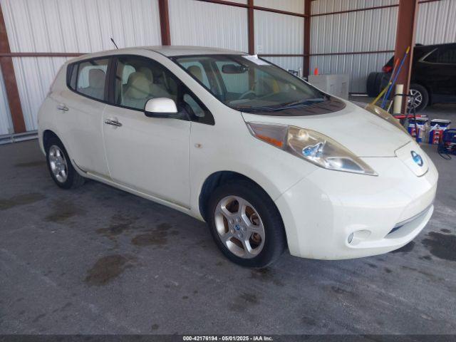  Salvage Nissan LEAF