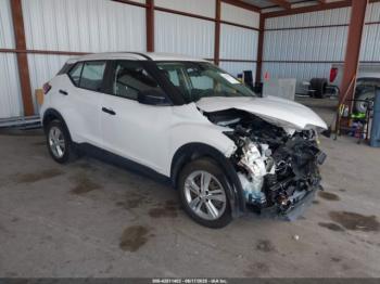  Salvage Nissan Kicks