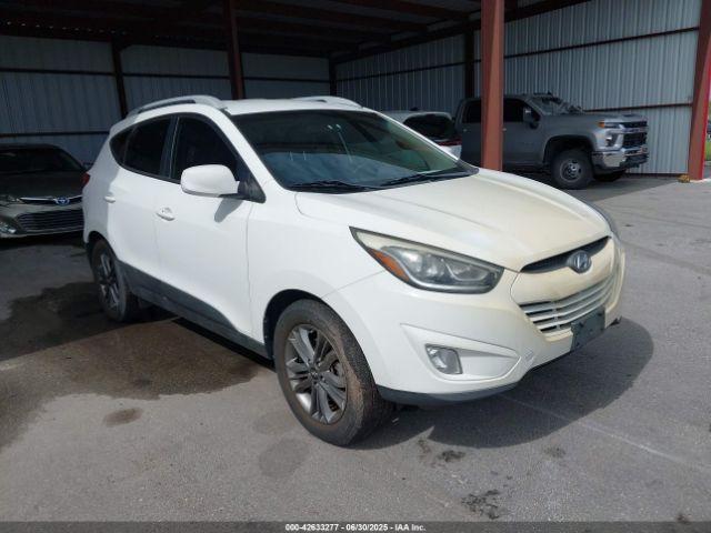  Salvage Hyundai TUCSON