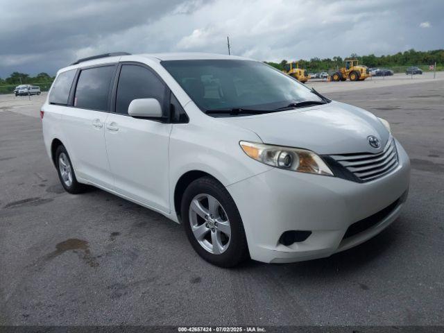  Salvage Toyota Sienna