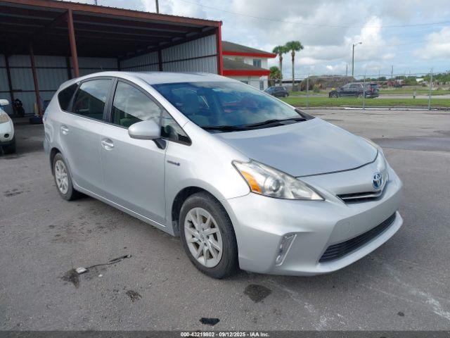  Salvage Toyota Prius v