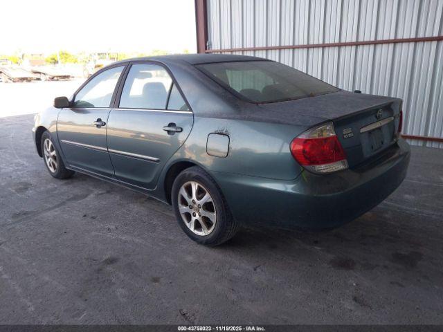 Toyota Camry Xle V6 Image 2