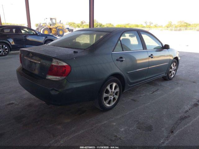 Toyota Camry Xle V6 Image 10