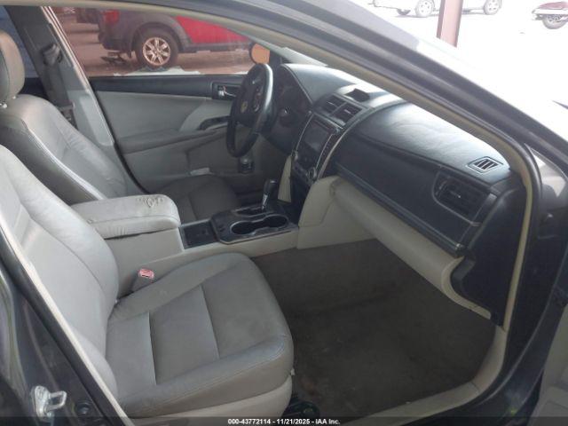 Toyota Camry Xle Image 3