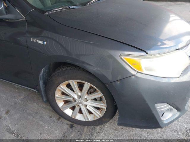 Toyota Camry Xle Image 7