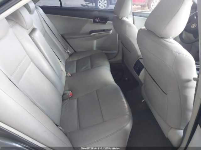 Toyota Camry Xle Image 9