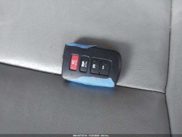 Toyota Camry Xle Image 2