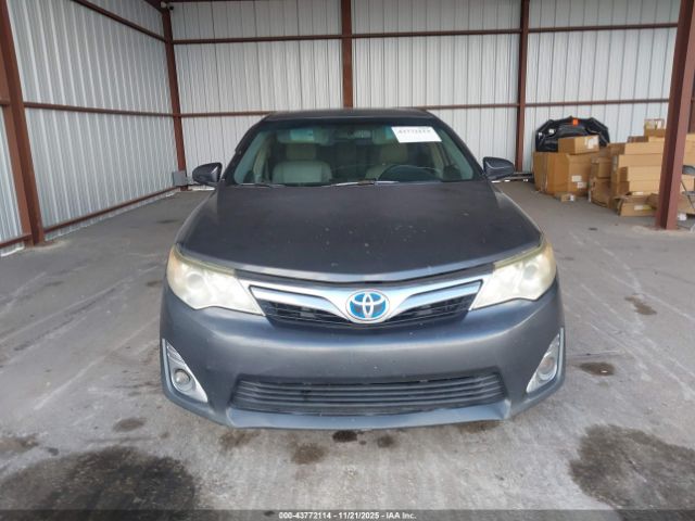 Toyota Camry Xle Image 16