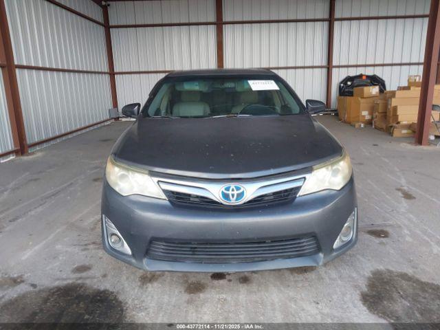 Toyota Camry Xle Image 16