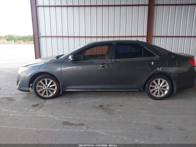 Toyota Camry Xle Image 12