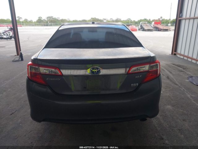 Toyota Camry Xle Image 13