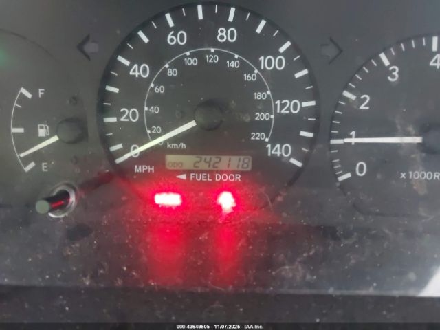 Toyota Camry Le Image 5