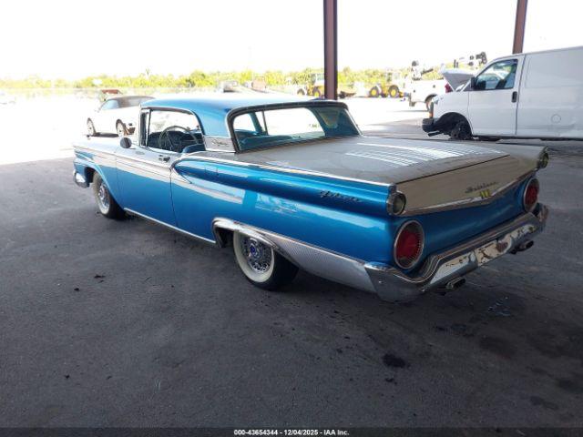 Ford Galaxie Image 3