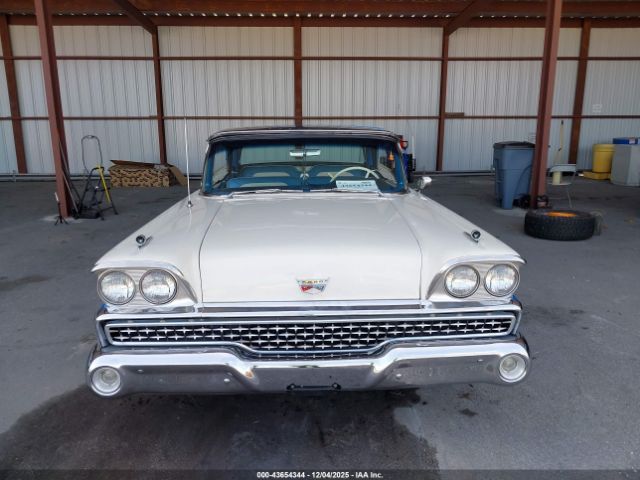 Ford Galaxie Image 7