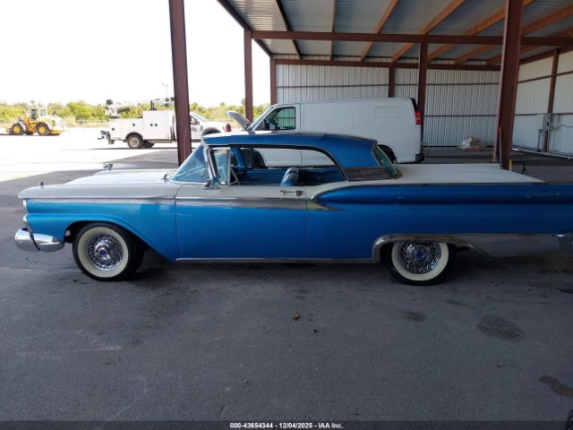 Ford Galaxie Image 10