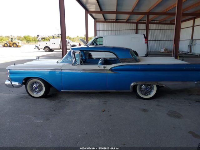 Ford Galaxie Image 10