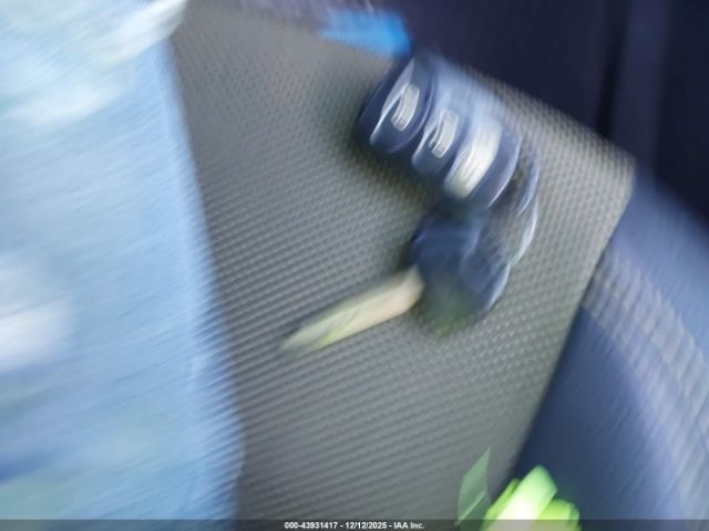 Hyundai VELOSTER Image 3