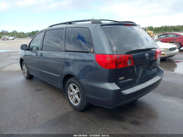 Toyota Sienna Le Image 7