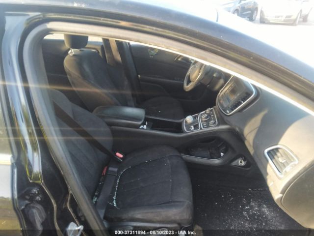 Chrysler 200 Limited Image 2