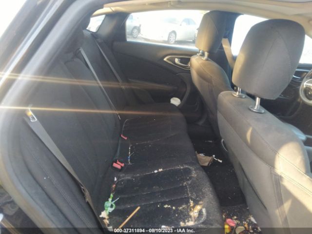 Chrysler 200 Limited Image 10