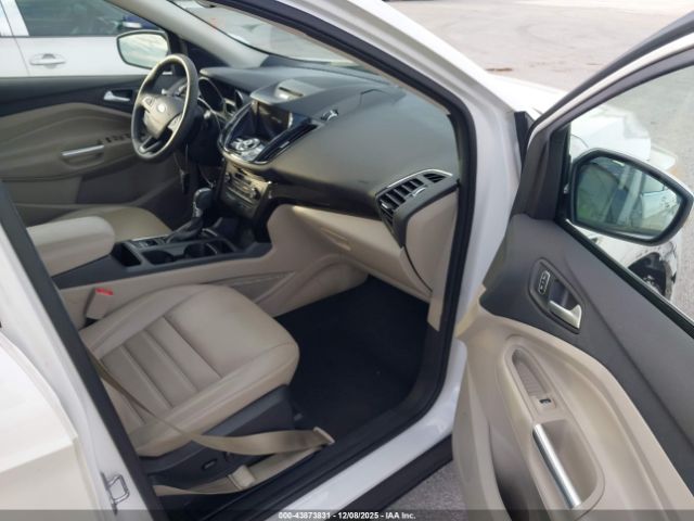 Ford Escape Titanium Image 11