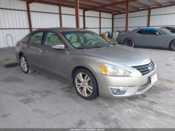  Salvage Nissan Altima