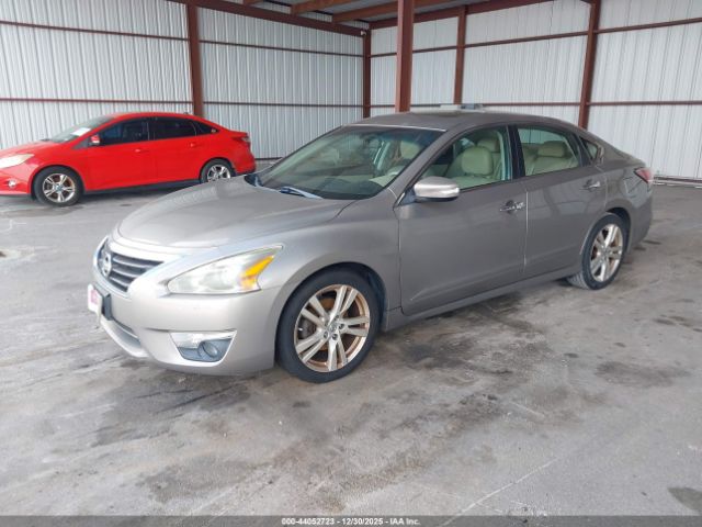 Nissan Altima Image 10