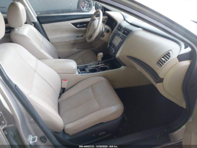 Nissan Altima Image 6