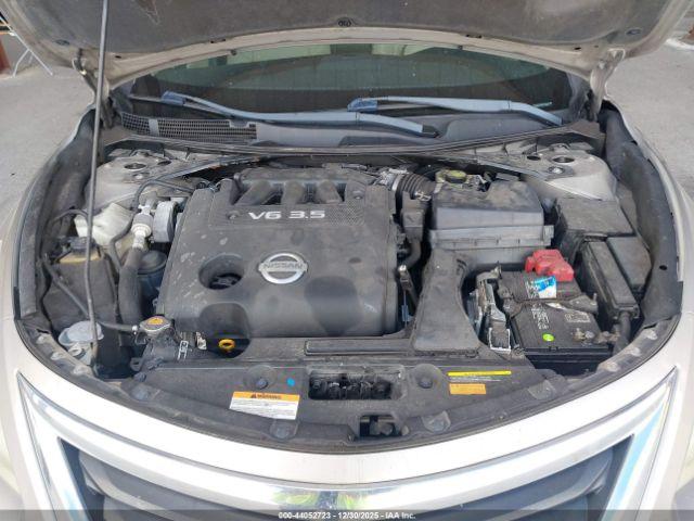 Nissan Altima Image 11