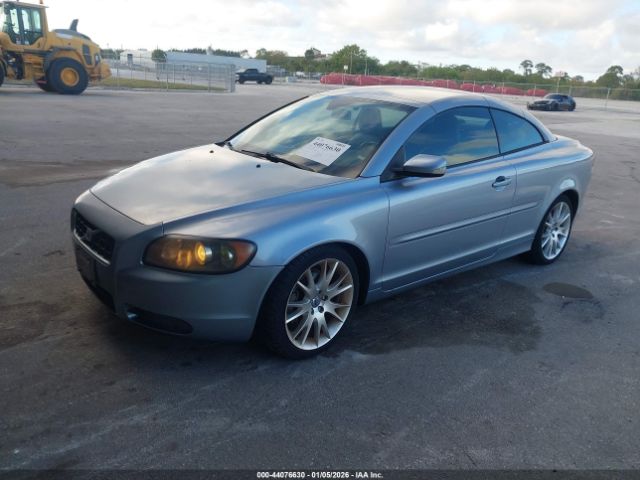 Volvo C70 T5 Image 2