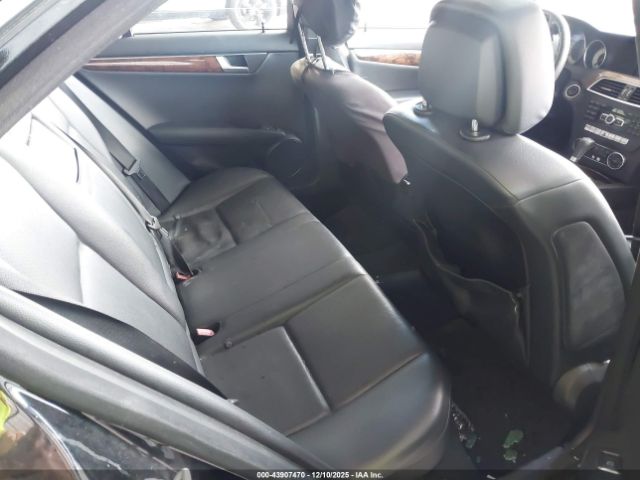 Mercedes-Benz C-Class Image 12