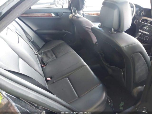 Mercedes-Benz C-Class Image 12