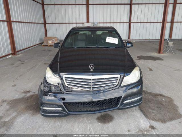 Mercedes-Benz C-Class Image 19