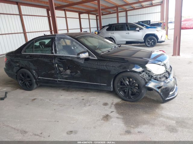 Mercedes-Benz C-Class Image 15