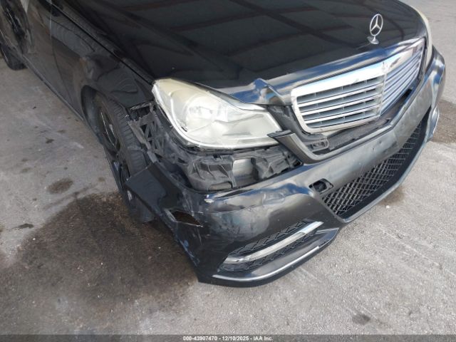 Mercedes-Benz C-Class Image 3