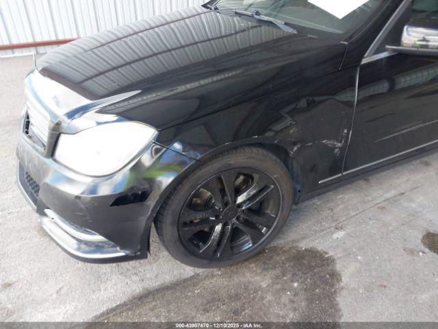 Mercedes-Benz C-Class Image 2