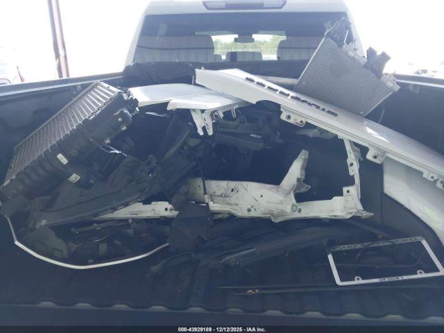 Chevrolet Silverado 1500 4wd  Short Bed Custom Image 13