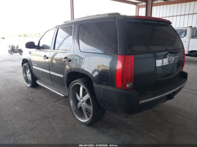 Cadillac Escalade Standard Image 5