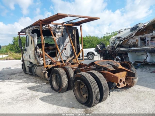 Freightliner Cascadia 125 Image 9