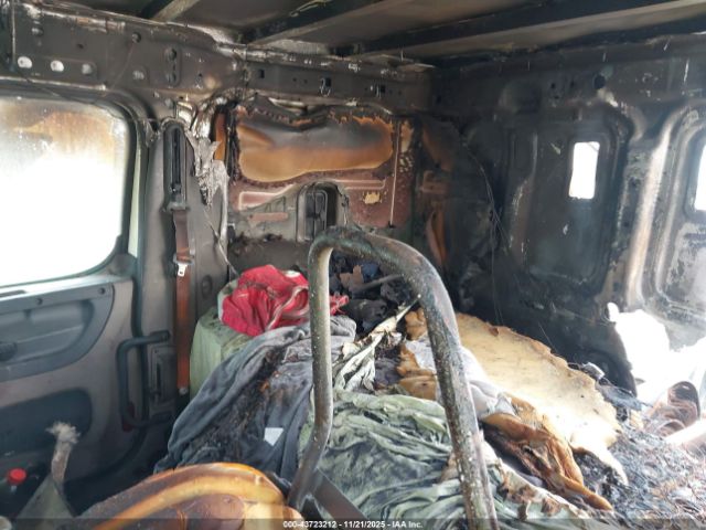 Freightliner Cascadia 125 Image 8