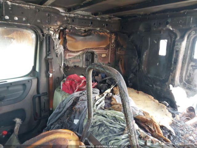 Freightliner Cascadia 125 Image 8