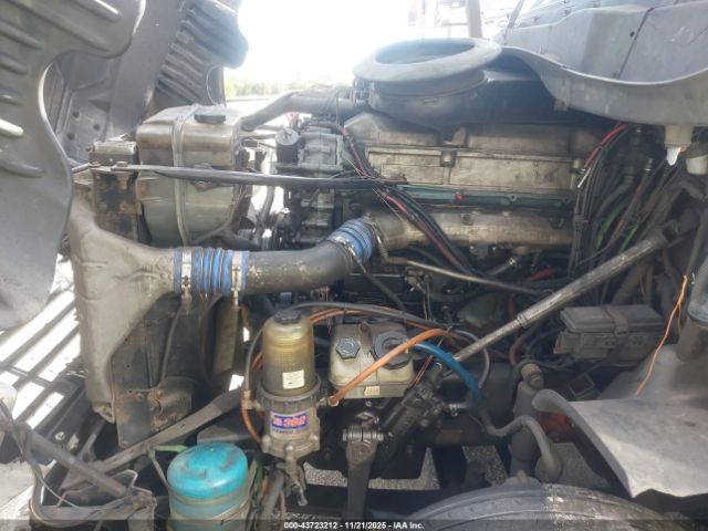 Freightliner Cascadia 125 Image 4