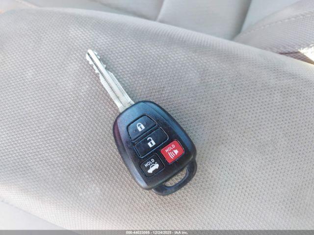 Toyota Corolla Le Plus Image 15